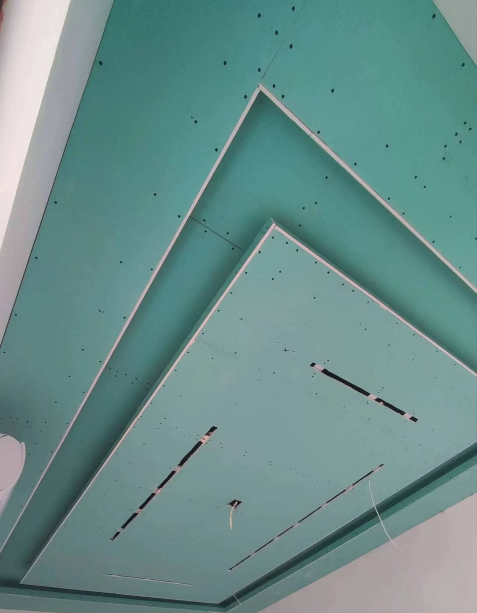 سلام عليكم ورحمة الله وبركاته يتوفر الدينا كافة الديكورات المغربية والسقوف الثانوية وتقليف واجهات بل بوردكس  وضلع بلازمة وتصليح جدران وصبق حسب الطلب وشرط المواد الصلية بل ضمان الطلب والستفسار يرجة مراسلت الصفحة اوالتواصل. *********** واتساب
