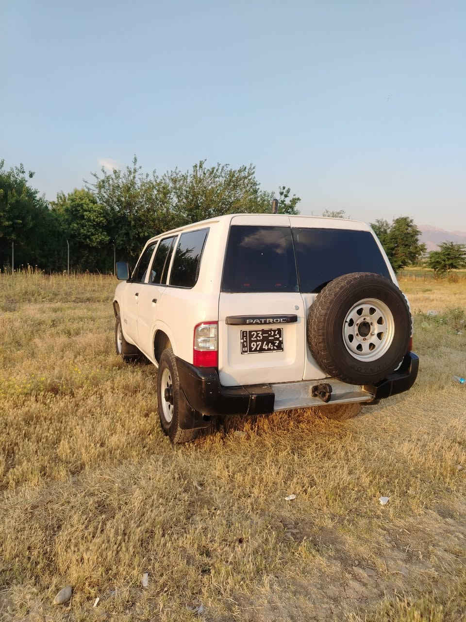 نیسان پاتڕۆڵ  2001 ناو سپی مەکینەوو گێڕوو  ئەکسل دەبڵ ئەکسل و تەبرید بەشەرت   دەعمی نیە سەیارەکە لۆک ماوەتەوە سعر 55 گەڵا ***********
