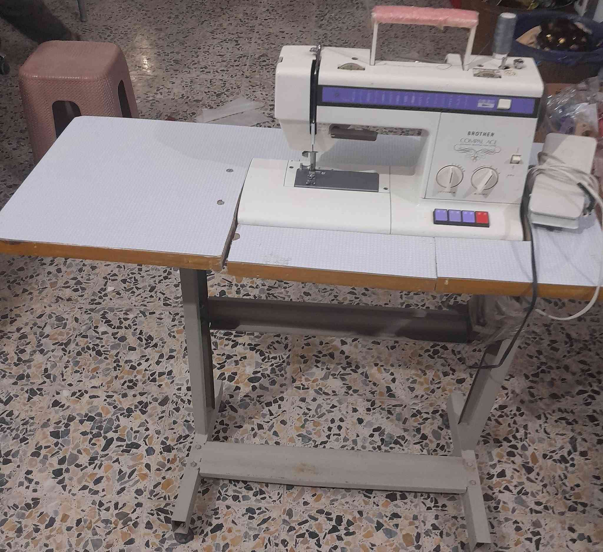 مكينه خياطه البيع في نجف معه الميز سعر 150 وبيهه مجال رقم ***********
