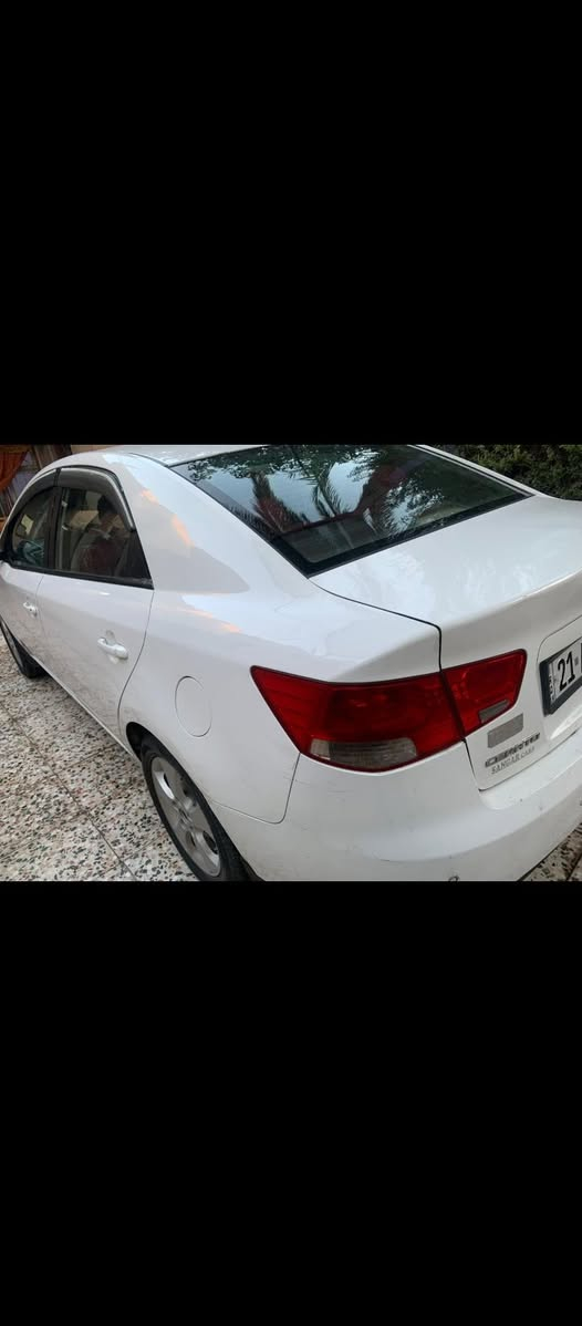 السلام عليكم كيا سيراتو محرك 1600رقم سليمانيه بأسمي تريد تحويل تريد وكاله بيه جاملغ صبغ وملاحضات واظحه بصور تجي وشوف بعينك تريد سوي سونار سوي عارضها 95 مكاني بغداد العبيدي وهذا رقمي ***********
