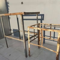 قفص مكيف حديد وميز مبردة للبيع المكان المنصور الداودي 07702708845