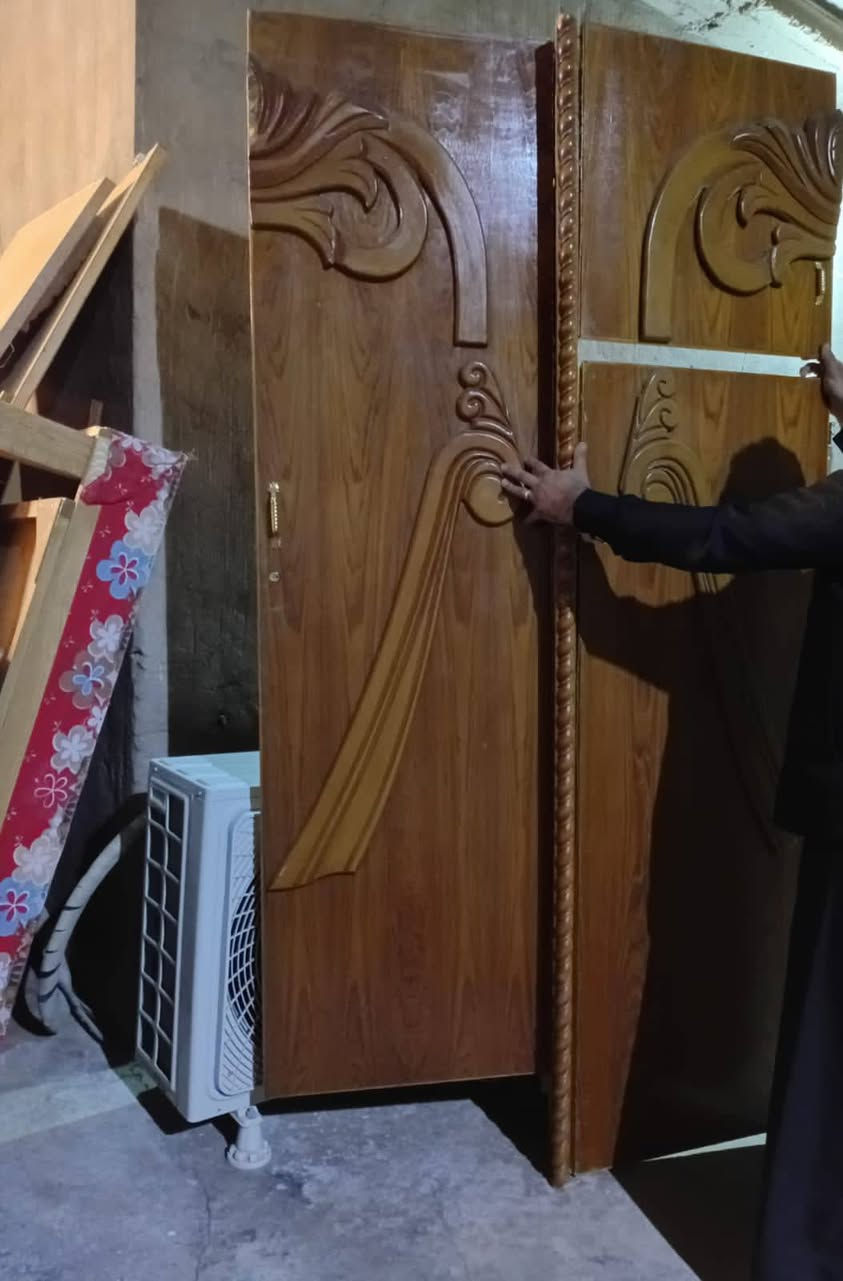 غرفه  اخشاب للبيع كامله حطاطه سعر ب 900 وبيه مجال  تصال ع رقم او مراسله صفحه ***********
