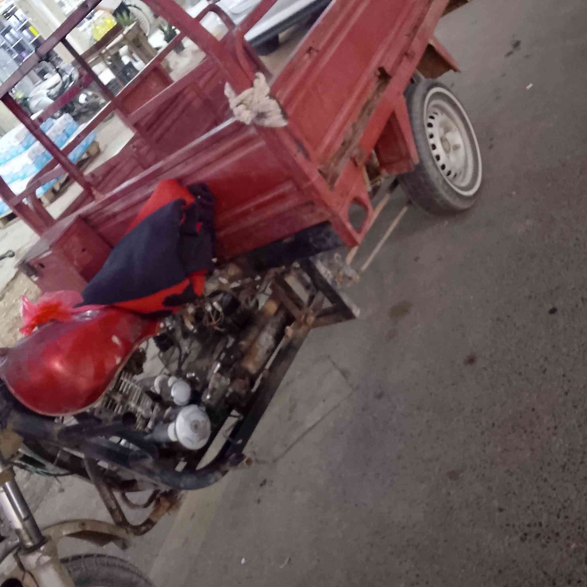 سلام عليكم
ستوته جمره أوراق اصولي سعره 650مكان كربلاء الحسينيه هاذه رقمي ***********
