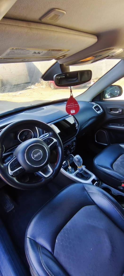 السلام عليكم جيب كومباس فئة لاتيتيود موديل 2019مريكي ضرر  بنيد بس السيارة جديدة كلش ماشيا 73  الف كيلو مو ميل السعر 112 وبيه مجال رقم لنجف *********** مكان نجف ومروس هم ترهم واتساب اتصل
