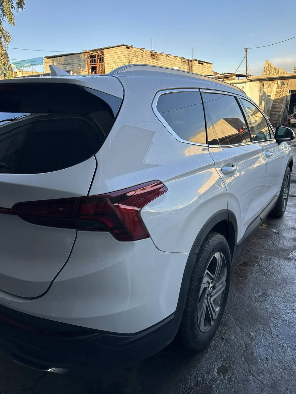 السلام عليكم سنتافي 2023 لون ابيض امريكي دخول جديد ماشي 41 ميل الضرر باب الخلفي والجاملغ الخلفي بجم كبس امامي خلفي سيارة جديدة
السعر 215 
الاتصال ***********
***********
مكان الموصل
