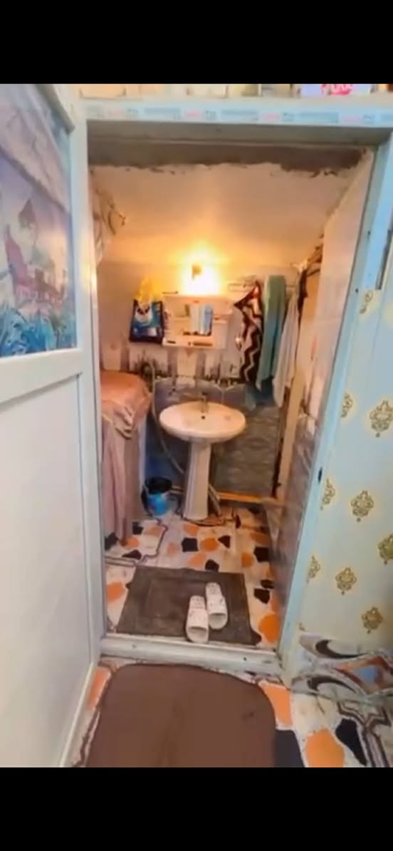 سلام عليكم بيت 100متر مربع بيت نضيف اصلاح زراعي مفوضه بل تطويب كافت الخدمات موجوده مدرسه قريبه كهرباء ماي مولده ذهبي بيت يحتوي على غرفه وصاله ومطبخ ستقبال صحيات خرجيه وداخليه بيت مرتب منطقه كامل سكنيه كله نفس رقم بابل ابو خستاوي سعر البيت 22 وبي مجال قليل الستفسار مراسلت صفحه ونتصال ***********
