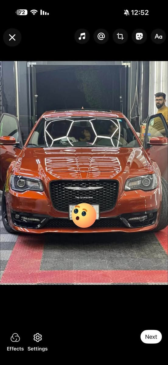 السلام عليكم
اوباما كرايسلر S

السياره فول1/1 

توويل

موديل 2020 أصل

محرك 3600 

العداد 62

رقم بغداد إنكليزي بسمي

السيارة حادثه جاملغ وبنيد صبغ وباب مبدل نفس لون   

السعر   240

المكان بغداد 

رقم الهاتف ***********
