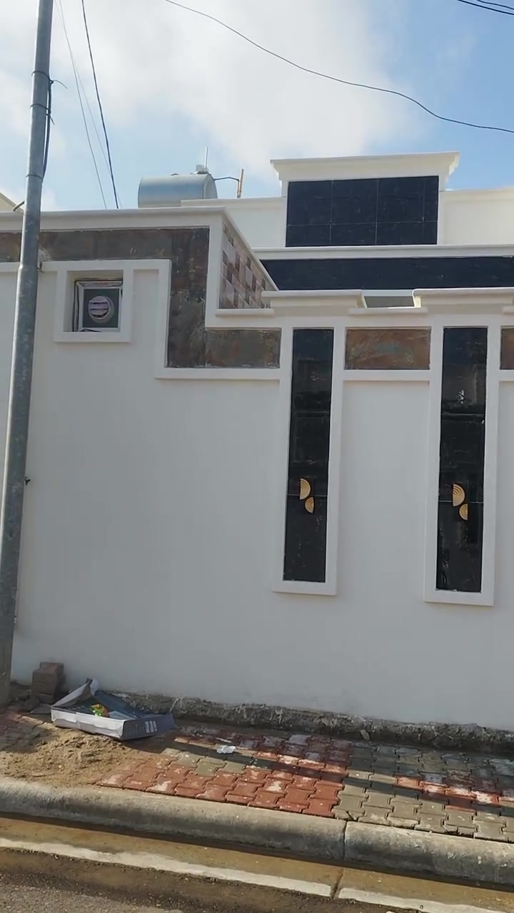 بيت جديدللأيجار زيروو
رمادي مجمع اليرموك والهندسية
خلف قياده الشرطه بل6كيلو خدمات درجه اولى كلشي موجود
اسواق مدارس صيدليات شوارع وحدائق عامه 
غرفتين نوم واستقبال وصاله داخليه مع مطبخ ومجمع صحيات خارج وداخل مع كراج وحديثه
سعرالايجار400قفل
***********
