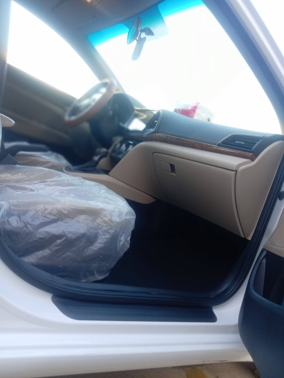النترا للبيع موديل 20 خليجي فول مواصفات رقم بغداد بسمي السونار موجود بالصور الاستفسار اتصال ***********
