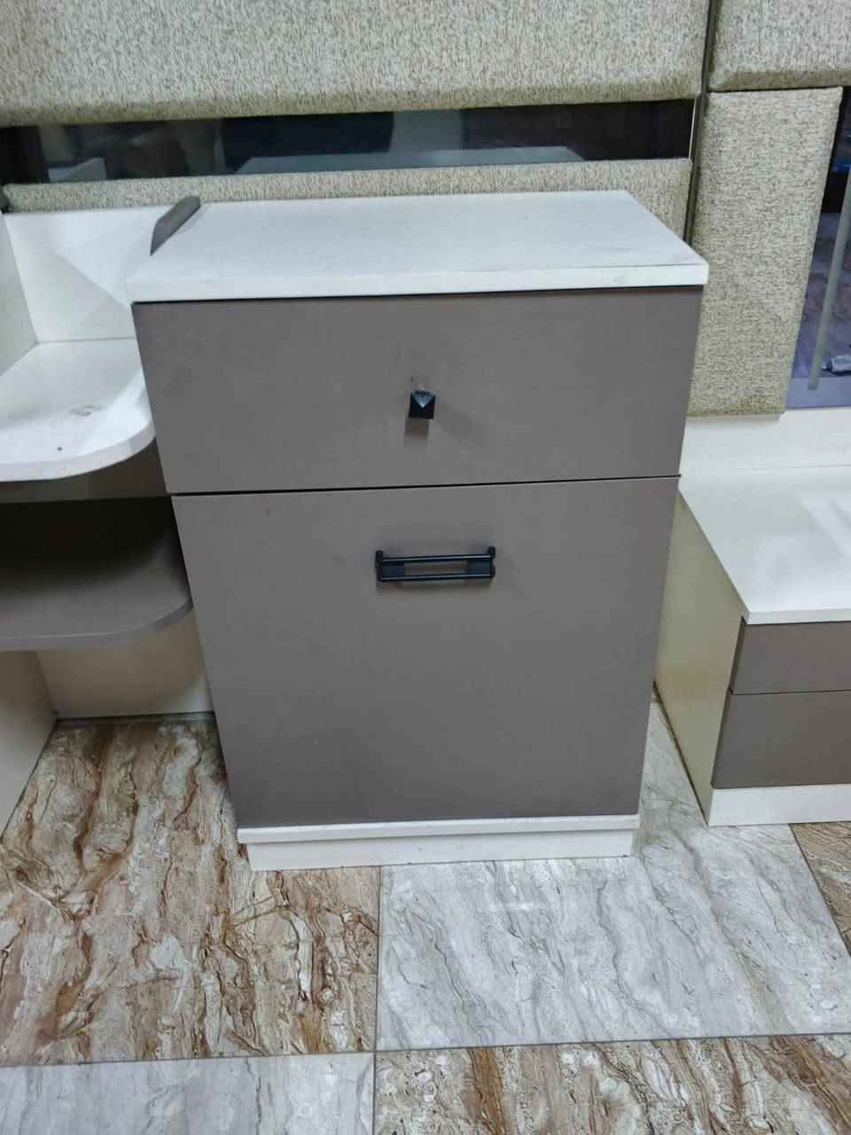 السلام عليكم زبائنه الكرام 🌛يعلن معرض المصطفى للأثاث المنزلي 🌳بيع وشراء ومراوس كافة 🌟  غرف النوم التركية
غرف نوم_ 8 ابواب اخو الجديد(10)قطع يعني العندة غرفة نوم وحاب يغيرهة تبديل او مراوس وحسب الاتفاق🌻🪷💥العنوان كركوك💥القادسيه الثانية شارع ابو وليد/ ✨اللا ستفسار.🪬 اتصال الرقم ***********/
