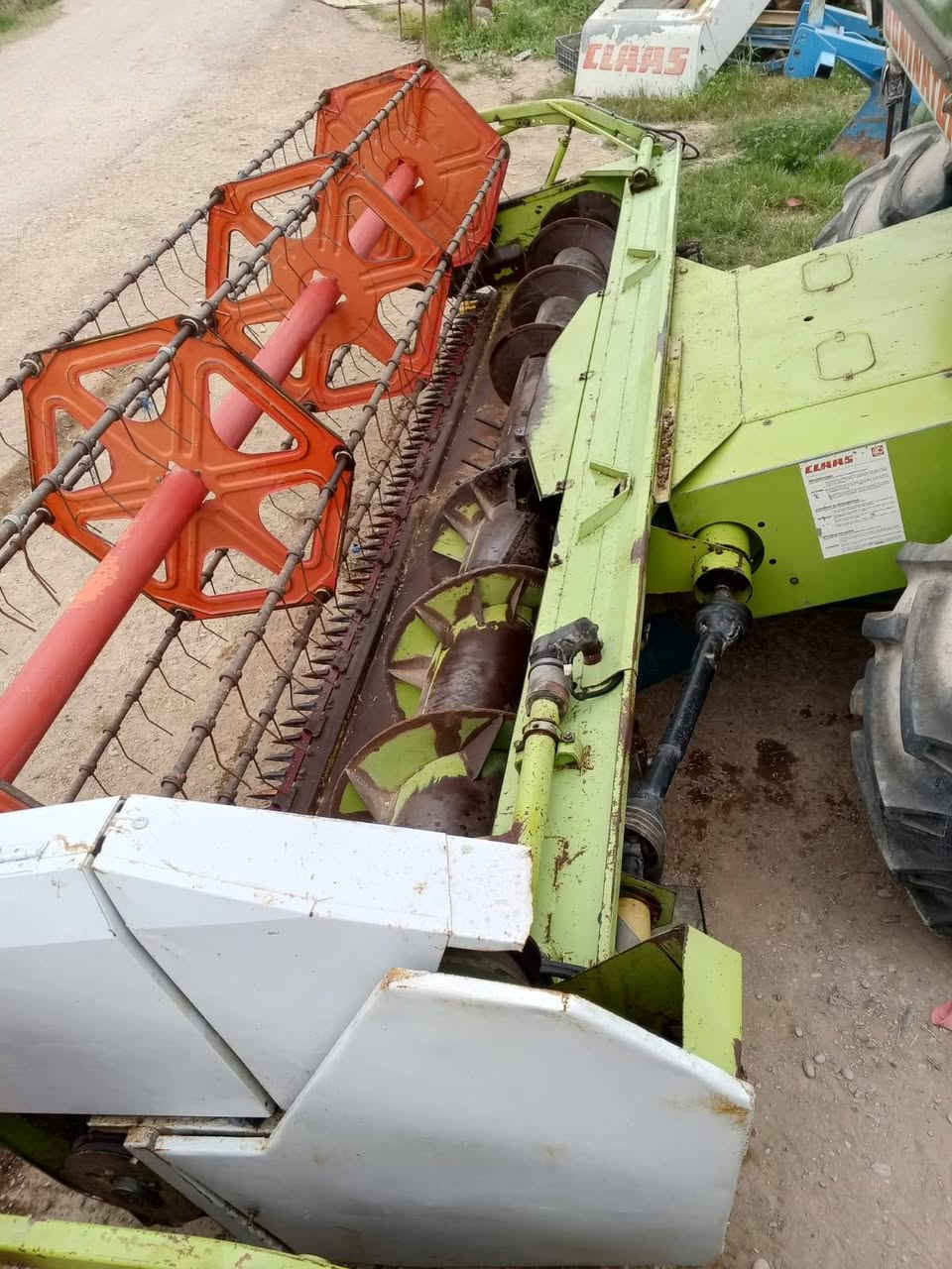 حاصدة كلاس للبيع المكان ديالى ***********
