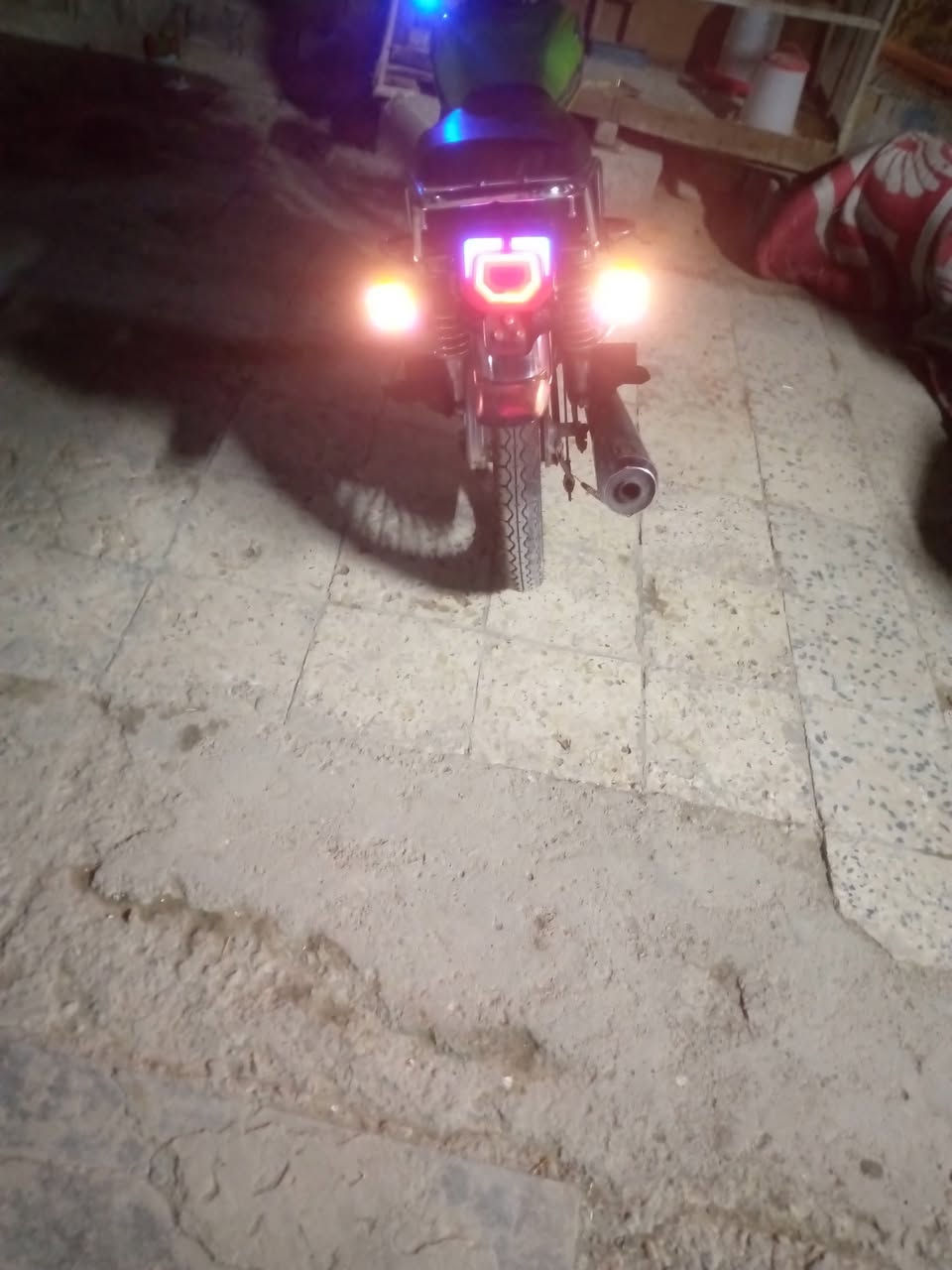 سلام عليكم دراجه للبيع موديل 23 اوراغ5 مكاني واسط الزبيديه محرك مكفول ***********
