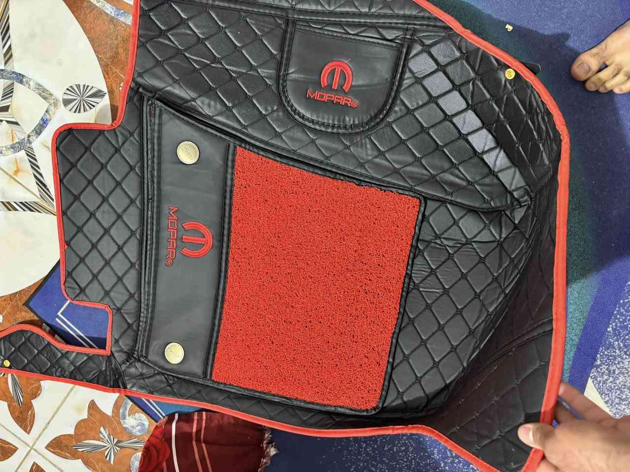 جديد جديد جديد غير مستعمل تخم بردات كويتي مع أرضيات دوج جارجر او اوباما 

قيم واخذ وبسعر معقول لان غير مستعمل 

***********
