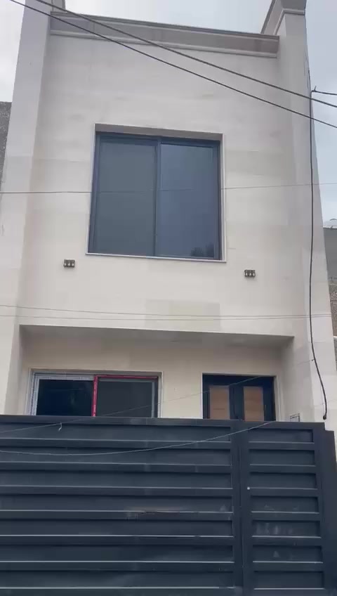 للبيع بيت مساحة ٥٠ حي الإعلام العمداء جديد تسليم مفتاح الموقع كلش حلو يحتوي على ٢ نوم واستقبال صالة وخدمات ارضية لوح ١٢٠ او مرمر شلالت داخلية بيبان قاصة السعر مناسب مقارنة اسعار المنطقة 
للستفسار ***********
