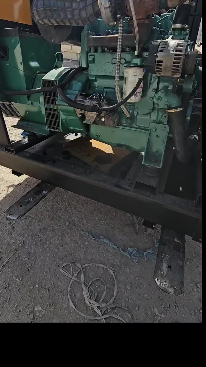 تبارك الله ......... السعر 38 ورقة 
مولد نوع كمنز 102.Cummins 
4 سلندر سوبر .. Soper  بلادي 
فحص مقطع فيديو وضمان . 
60KVa توليد ستامفورد مكفول 
راديتر كبير .  . شاشة نظام حماية 
واتو تشغيل ... 
مقطع على الحمل 
متوفر ... 
مولد مناسب للبيوت
 للمحلات التجارية 
متوفر كاتم وشاصي. السعر 38 💲
كادر الاصدقاء يرحب بكم 
صيانة ... موقعية وبمرآبنا الخاص . 
*********** وبيع .. المولدات
