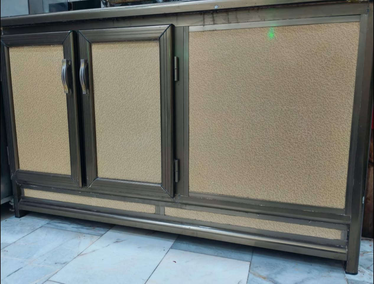 كاونتر المنيوم ٣ قطع … جداً نظيف من الداخل السعر 175 المكان الغزالية


**إذا كنت صاحب هذا الإعلان وتريد حذفه لأي سبب، رجاءا أرسل رسالة إلى الدعم الفني**