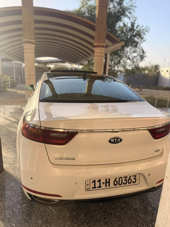 السلام عليكم
بيع او مرواس كيا كادنزا 2017  وارد مريكي كلين 

جديده كلش ماشيه 100 الف على وضع الشركه 

فول مواصفات خنك 1/1

شتريد مواصفات بيها 

محرك سته سلندر 3300

رقم بغداد دولي 

السعر 175 وبيها مجال 

العنوان بابل.         ‭0772 500 5734‬
