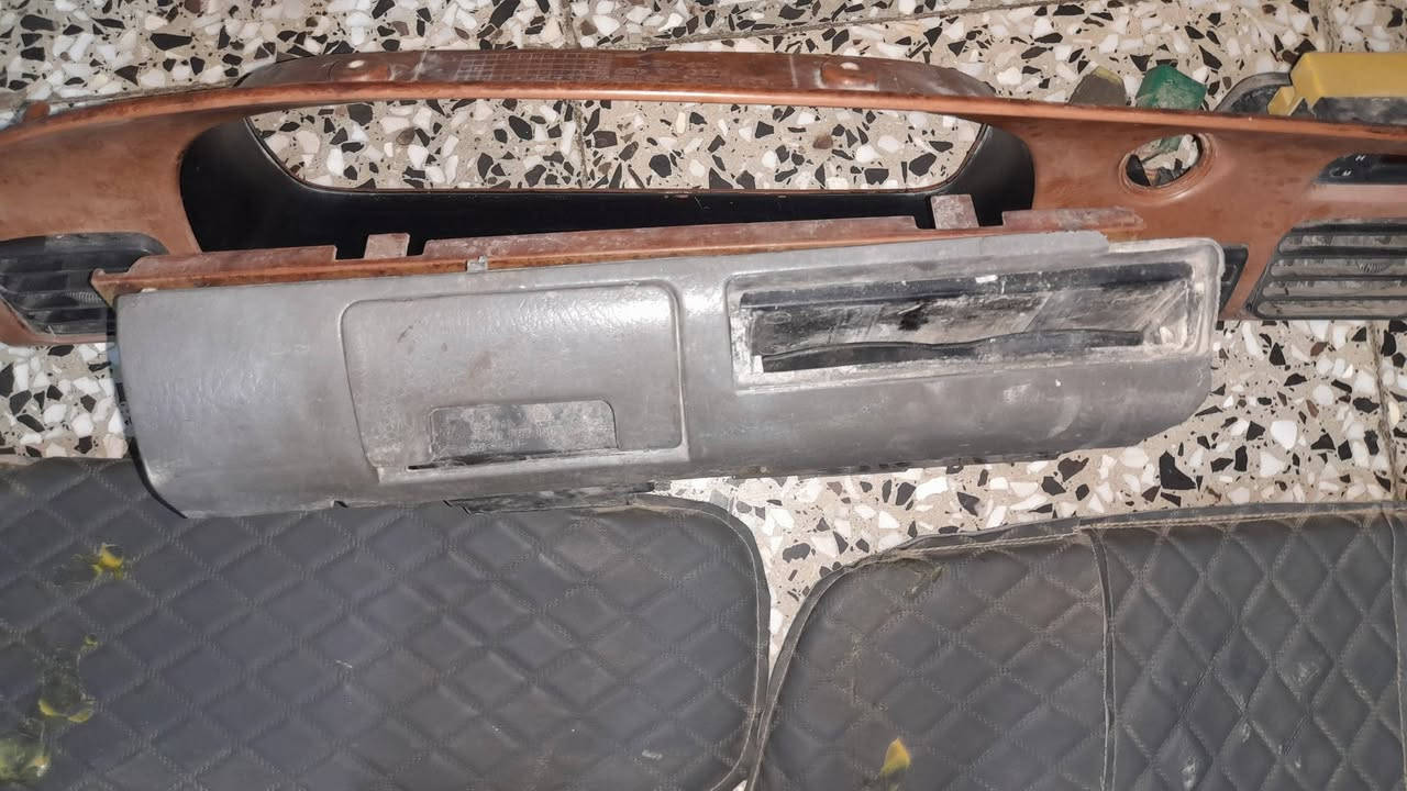 اسلام عليكم غراض ابريجو للبيع صاج كامل شمسيات زوج كلهم ٦٠ وبيهن مجال المكان بغداد العبيدي الرقم ***********
