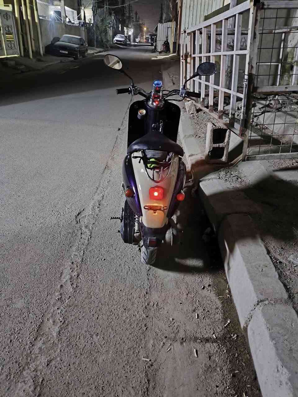 سلام عليكم دراجه البيع الدراجه عبد الحليم كلاسك فحل الدراجه الكهربائيه كامله تخم تاير جديد كابريتر جديد شاير يمنه يسره هورن بلك جديد كفرات بلاديه الدراجه ما مفتوحه الدراجه خير من الله زوج مري جدد قفل ستيرن عداد بانزين قفل جنطه.سلف هندر                  و.    السعر 350الف وبيهه مجال التصال *********** بي واتساب ملاحظة لمو شراي الا يتصل
