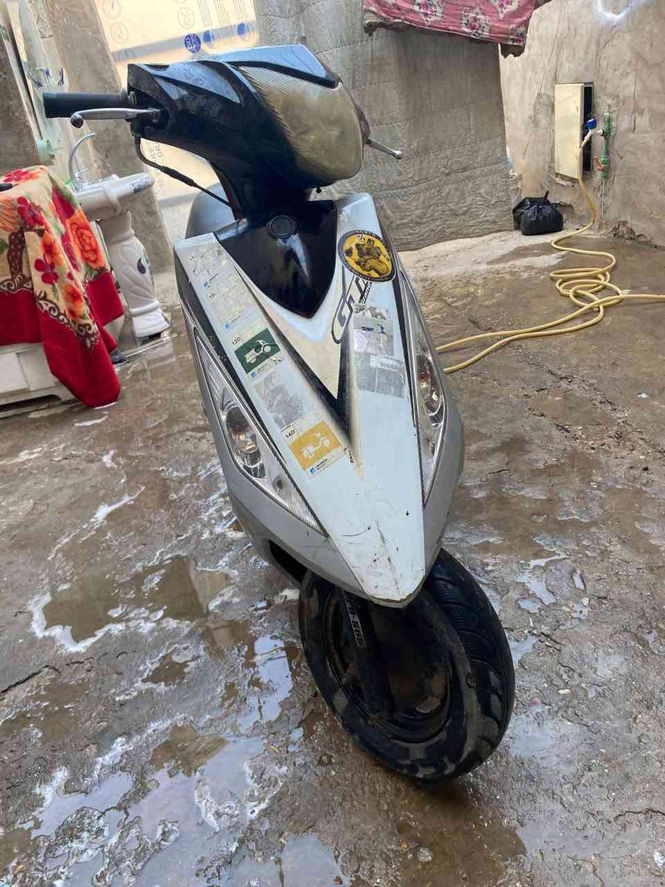 ماكس حديث دراجه شغاله فيت بم جديد نزول جديد باتري جديد ياردلها. ترتيب الكفرات  بس سعر 275 عنوان ام الكبر بغداد  رقم ***********
