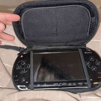 PSP موديل ٢٠٠٠ • نضيف • ١٢ لعبه