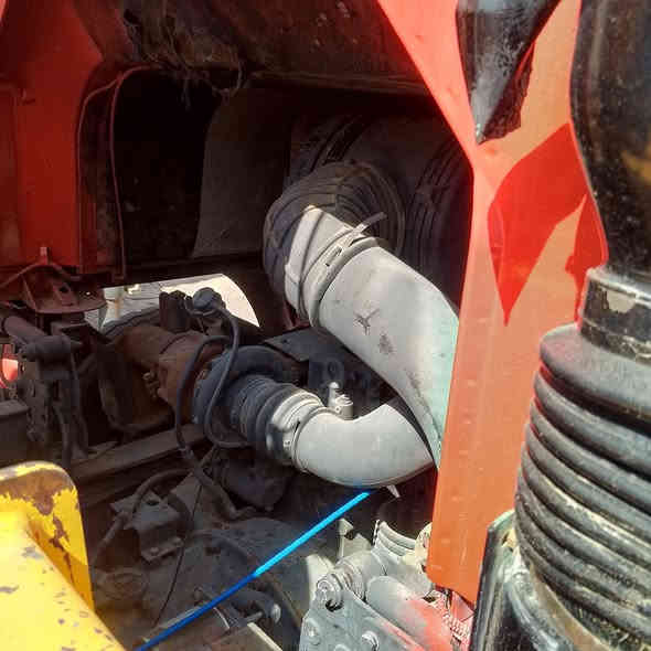 السلام عليكم كرين هياب صيني 12طن دخول جديد منفيس بصره موديل 2012 اصل مكفول كفاله عامه السعر 350000$  يعني تلاثه ونص للاستفسار الاتصال علا الرقم ***********
