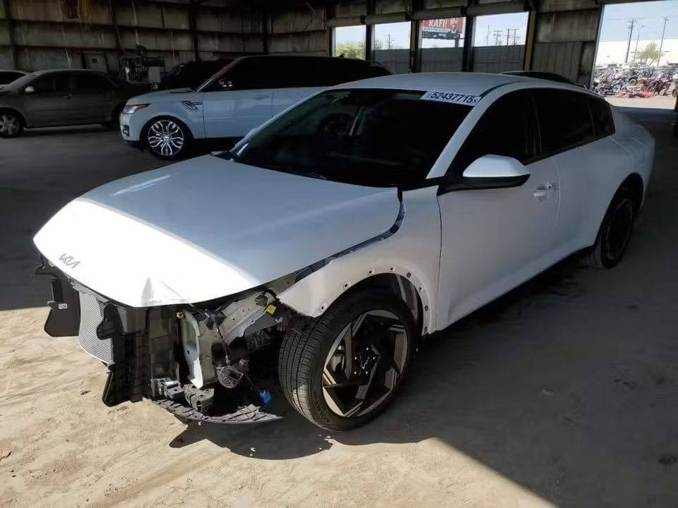 K4 للبيع مديل 2025 حادثه فقط دعاميه اماميه بدون ايرباك عداد السرعه 2000 اللون ابيض مكان السياره المثنى السعر عالخاص هاتف ***********
