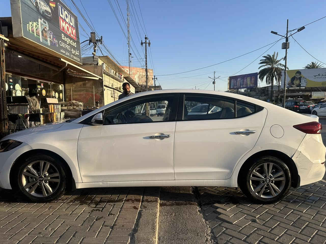 السلام عليكم
النترا 17 خليجي ابيض 

رقم بغداد الماني باسمي 

تحويل مباشر

ماشيه 102 

محرك 2000

كير اي تي مرغوب

3 انضمة قيادة ايكو نورمال سبورت

قطعتين تبريد امامي خلفي 

شاشة بلوتوث مخارج يو اس بي

كامره خلفيه دواره

حساسات خلفيه

فتحه سقف 

تحكمات ستيرن 

5 ويل كب

كير ومكينه جداد مامفتوحات

فتح و صبغ ربع باب السائق وتبديل جاملغ امامي بلادي اصلي وبارد بالنيد ربعه

دعاميات مبدله بلادي اصلي

نواقصها حداديه صدر امامي 

السعر 140
مكاني بغداد الكرخ العامرية او حي الجامعة 

للأستفسار ***********
