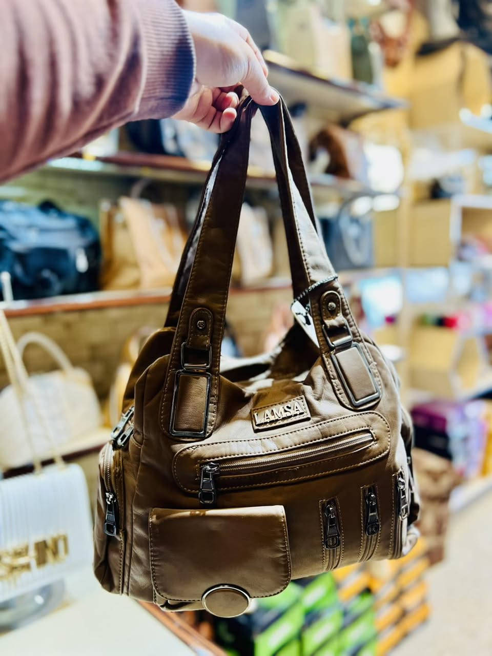 جنطة سوفت بكوالتي جداً عالي😍

السعر السابق 25 الف السعر الحالي 19 الف بس🔥

لحكو على العروض يمنا تفوتكم🔥❤️‍🔥


**إذا كنت صاحب هذا الإعلان وتريد حذفه لأي سبب، رجاءا أرسل رسالة إلى الدعم الفني**