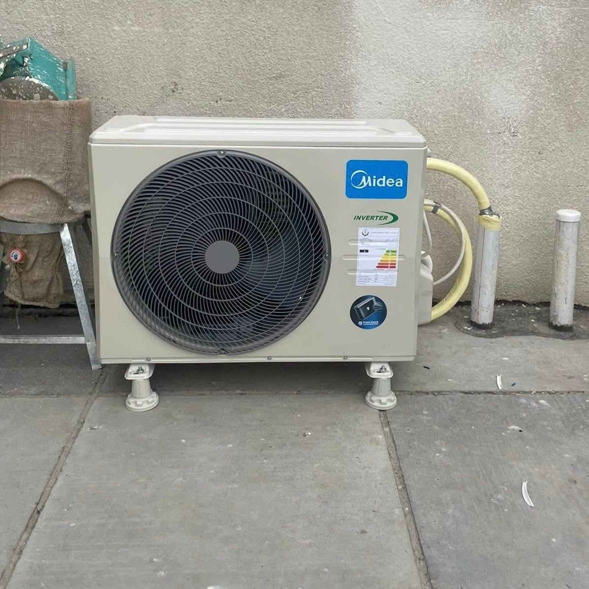 نصب سبالت   وصيانه و تنظيف كافة أنواع أجهزة التبريد موقعياً و بكادر متخصص مع الضمان  .. 👷🏻‍♂️

يعنى عندك صيانة أو تنظيف لا تحتار   سبلتك مابي برودة لا تحتار سبلتك دفع الهواء ضعيف لا تحتار، إتصل بينا و راح نجيك لباب بيتك .. 

   ماعليك فقط الاتصال بمركز خدمة العملاء  على الواتس اب  

*********** // ***********

🟥  تنظيف موقعي  لجميع الدوائر والشركات مع الضمان 
🟥 صيانة - شحن غاز مع الضمان - نصب - غسل 
عمل فاكيوم ..
