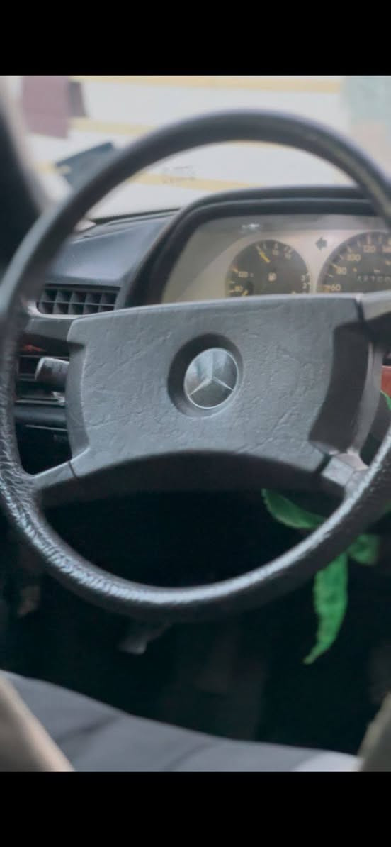 سلام عليكم...
مستعجل.. مارسيدس جانبو موديل 1987...

مكينه محور ديلكو 3000 

صبغته جديده تبريد شغال

حداديه 90 بل ميه

تايرات جداد

سياره خير من الله

السعر 58

العنوان كربلاء 

***********

***********

اسيا... اثير
