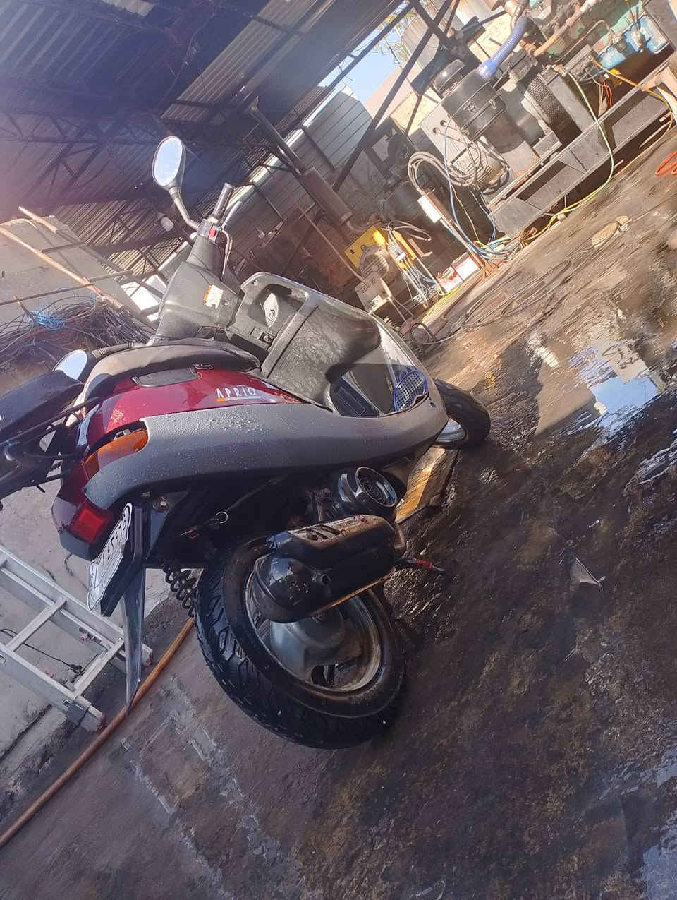 السلام عليكم ماطور بوتين كامل مكمل اي نقص ما بي كلو شغال السعر 300
هورن اشاير بك لايت سلف كلو شغال نص هندر يشتغل شرط شاصي شرط الشراي يتصل ***********
