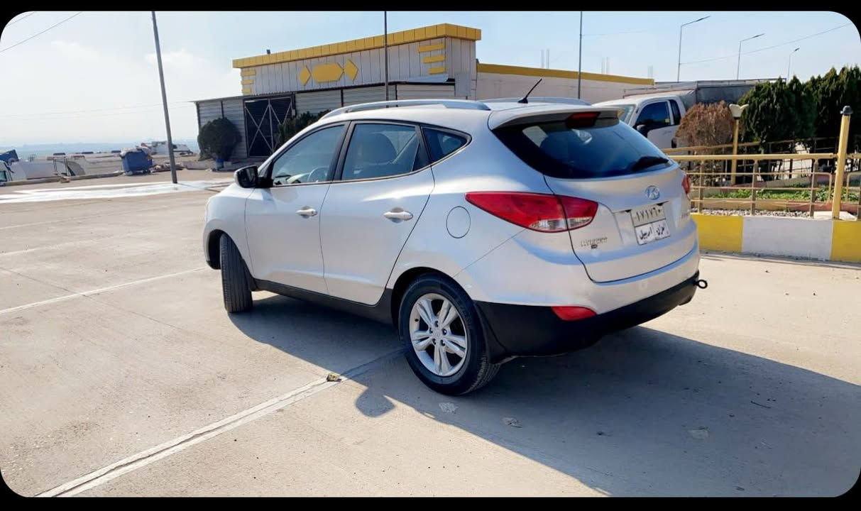 هوندا تكسون  موديل2011 من استيلام شريكه ايد واحد شخس بدون صبغ محرك ما مفتوح رقم اربيل ماشيه120  مكان سياره اربيل تلفون  ***********سعر ١٣٢  بي مجل قليل
***********
