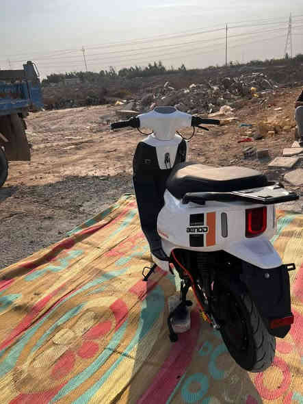 عليكم للبيع دراجه شحن من شركه بينود الاصليه دراجه مستعمله صارله شهر بعده جديده 30امبير ملف 1800 لسرعه مالته 85KM  كهربائيات كله شغاله رباعيه  اشاره يمنه ✨يسرا✨سكن ✨لايت✨ عالي✨ ناصي
تقطع بل شحنه لوحده 50كيلو متر ⚡مانقصها شي لسعر $
900الف وبيه مجال قليل  مكان لبصره لقرنه لشرش 
الهاتف ***********
وهذه بس واتساب***********
