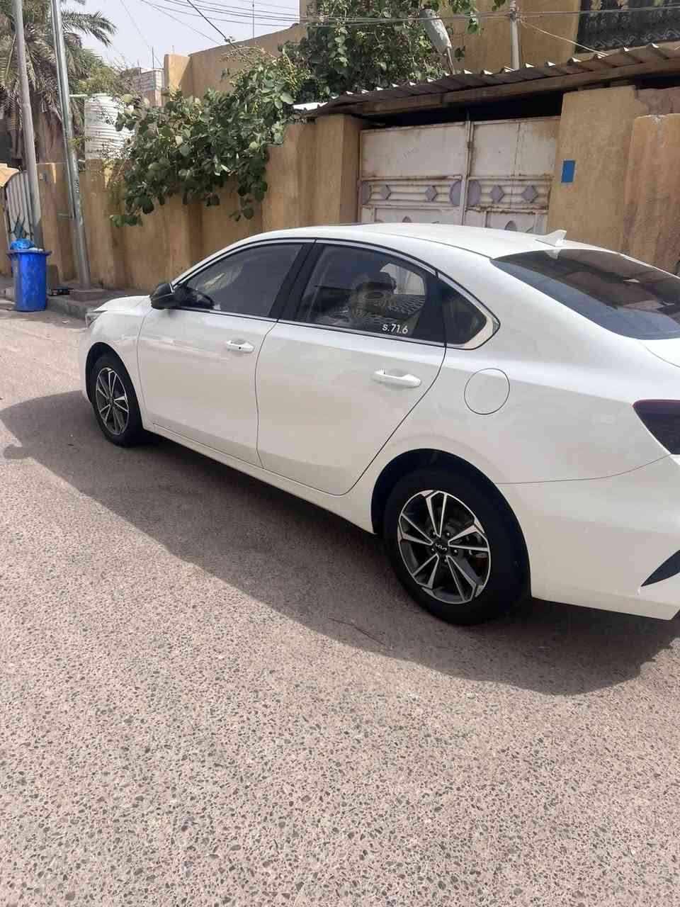 سلام عليكم ورحمة الله وبركاتة كي ثري مديل ٢٠٢٤مكينه الف١٦٠٠فول موصفات كفاله عامه سياره دبل نوزل تخم تاير سياره جدبده العنوان البصره السعر خاص رقم الهاتف ***********
