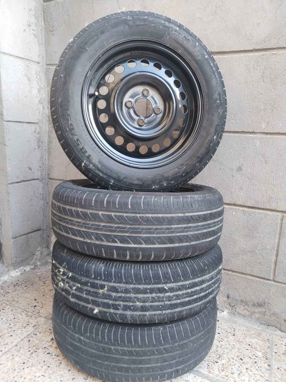 السلام عليكم تايرات هن وجالتهن مال نيسان سني هندي حجم 15 سعر 100 مكان بغداد رقم ***********
