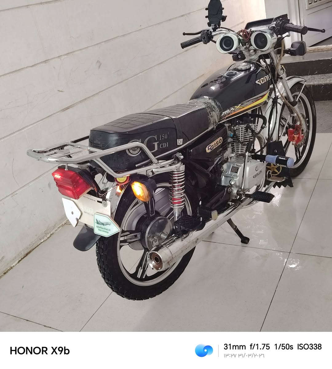 دراجه موديل 23ممفتوحه 
السعر 550منفيسها كامل 
الدراجه كل نقص مابيها التواصل ***********او على خاص
