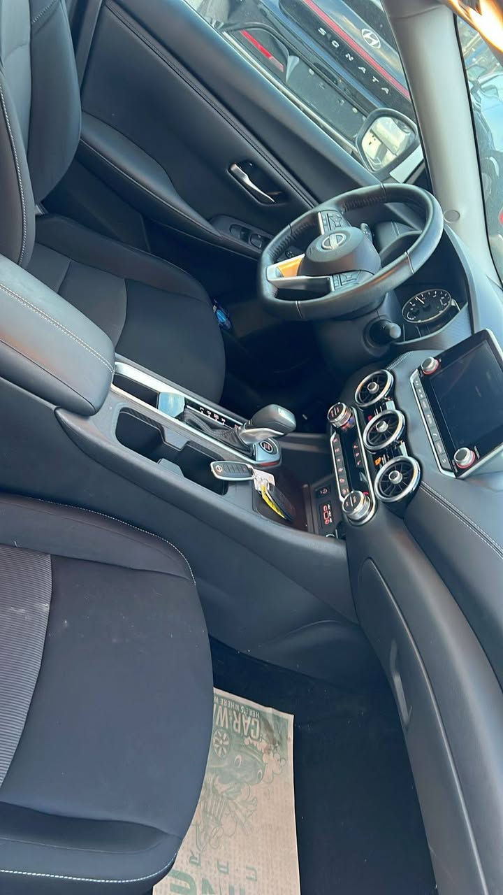 سلام عليكم سياره للبيع نيسان سنترا 2024 داخله كتاب شهداء بسمي بابل فول مواصفات سياره ماشيه 11ميل كفاله عامه من اي شي مكينه صبغ حداديه وتخم تاير تبريد شغال تتفئه شغال سياره جديده سعر 162وبيه مجال مكاني بابل القاسم رقم الهاتف ***********
