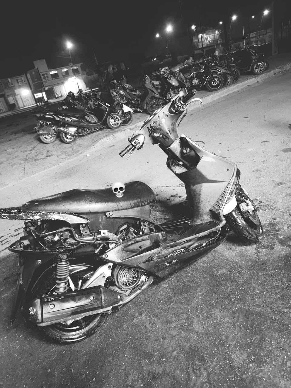 سلام عليكم
سكنس فحل حربيه 
مكينه مكفوله كفاله عامه 
دراجه كابريتر👍🏼
شلعه ومعدل تشك الكاع 
مكفوله من كلشي👍🏼
سعر 425وبيه مجال حك جيه 
رقمي ***********وبي واتساب
