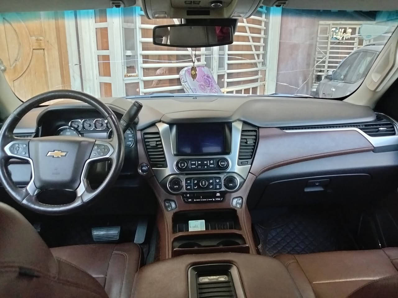 السلام عليكم تاهو خليجي مواصفات 2015 خليجي LTZكامل مواصفات بيها شويه صبغ الجاملغ السياره نظيفه مفوله
السعر 345 وبيها مجال قليل 
***********
