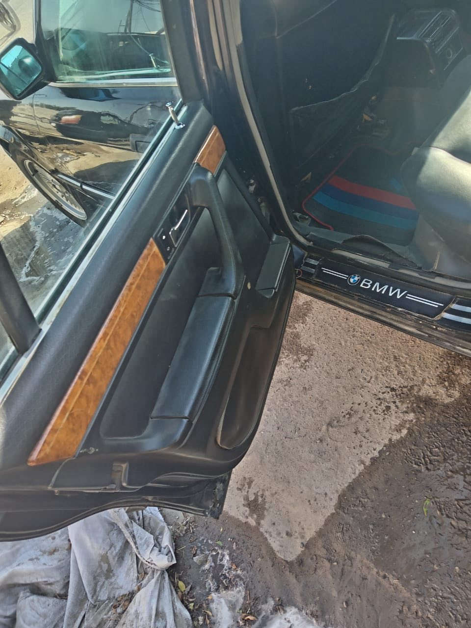 السلام عليكم البيع بي ام ٧٤٠ مسكر ٨ سلندر مكينه وكير بل جيس صدرها جديد تخم تايرات جداد سياره موضح بل صوره كشرها سعر ٥٥ وبيها مجال مكان بغداد تقاطع درويش رقم*********** موديل ٩٢ فول مواصفات دبل جكمجه دبل ايرباك كشناتها كهربائي حساسات خلفيه وامامي رقم بغداد انكليزي بسمي ثاني يوم
