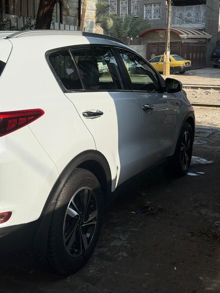 سبورتج 2016 كير ومحرك مكفول كفاله عامه مكينه 2000 دوش خليجي تخم تاير كفاله من الصبغ مثل ما موضح في السونار رقم انكليزي ب اسمي السياره مكاني بغداد الكرخ الشعله استفسار ع رقم التالي واتساب متوفر 24 ساعه 
***********
