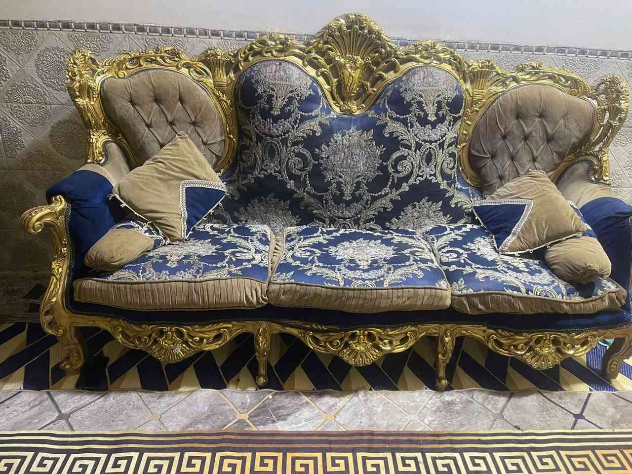 تخم مصري
زان مصري للبيع مكان الدورة 
***********
