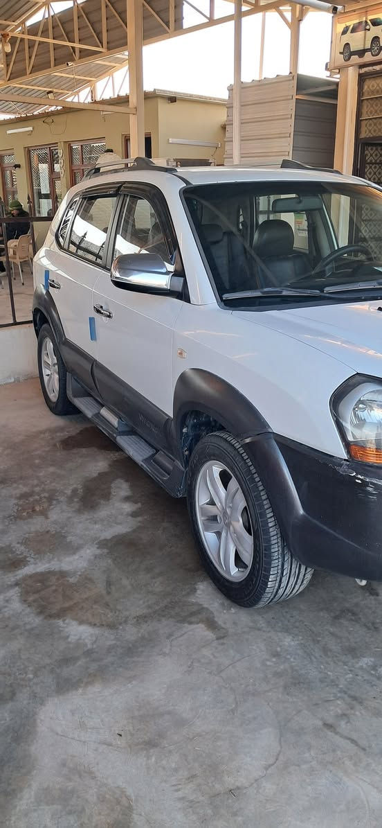 السلام عليكم
توسان 2010للبيع
محرك 2000
كير مكينه تبريد صدر تخم تاير
السياره بيها قطعتين فقط 
السعر 118بيها مجال
العنوان ديالى الغالبيه
رقم الهاتف ***********
