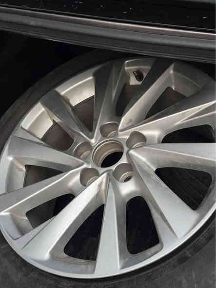 تخم ويل كامري حجم 17 هوه وتايراته بس واحد طاك الويل جديد ونظيف كلش العنوان البصره المطيحه سعره 325 بي مجال قليل للاستفسار 
*********** اتصال 
*********** واتساب البصرة
