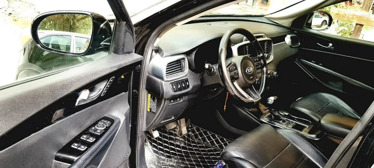 بسم الله الرحمن الرحيم
سلام عليكم البيع كيا سورنتو موديل 2016 وارد أمريكي مواصفاتهة فول 1/1 ارقام إنكليزي بسمي السيارة كاملة وجاهزة من كلشي السعر 175 العنوان بغداد الدورة 
***********
***********
