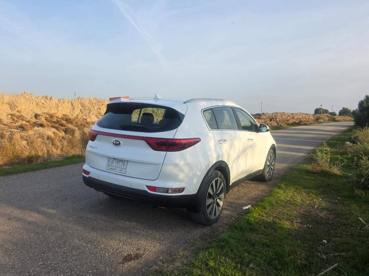 كيا سبورتج
موديل ٢٠١٧ 
خليجي محرك ٢٤٠٠
 بصمه 
حساسات امامي خلفي 
كشنات قرميدي 
مانع انزلاق  
رقمها بغداد وبأسمي
السياره رايدها ب ١٧٨  و بيها مجال بسيط
مكان السياره واسط
للاستفسار الاتصال على هذا الرقم ***********
