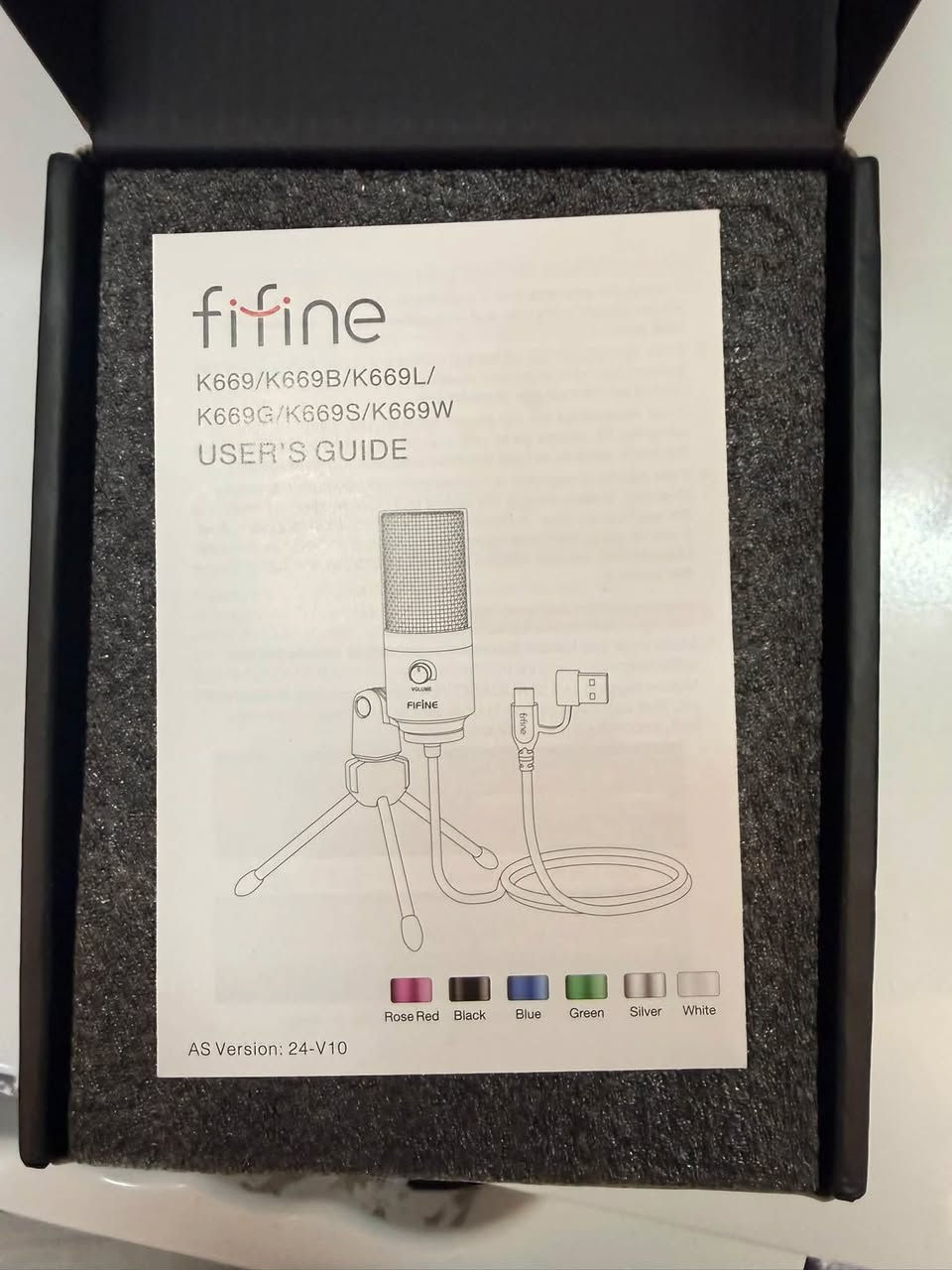 مايك fifine الغني عن التعريف k669 صوت عالي النقاوه سلس جداً يرهم بودكاست او للكيمينك وغيرها يحتوي نظام عزل قوي جدا ومفلتر كبس جديد مامستخدم ابد وياها قاعده (ستاند) منفذ تايب سي ويحتوي على عجلة تحكم بمستوى الصوت وزر ميوت لمس السعر 25 الف وعندي توصيل لجميع محافظات العراق للاستفسار المراسله او الاتصال على 
الواتساب ***********

