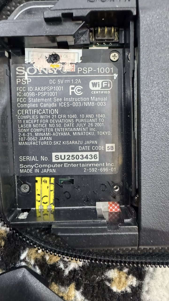 الاتاري ياباني اصلي فقط يحتاج باتري سعره 50 وبي مجال و الماكسنيت يشتغل بس يحتاج سيم كرت  سعره 25 ***********
