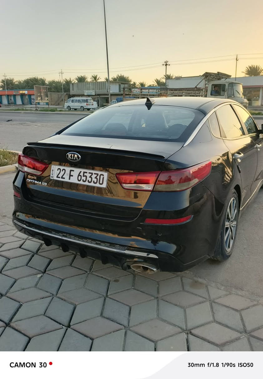 السلام عليكم 
اوبتيما موديل2019 وارد امريكي 
بيه 3 قطع صبغ بدون دواخل 
السياره جاهزه او جديده ماشيه 99 
كير محرك تبريد حداديه كفاله 
رقم اربيل سنويه او هزه جديده لل2031 اتريد تحويل اتريد وكاله بخدمتك
السعر 118 وبيه مجال بسيط
مكان السياره بابل 
للاتصال ***********
***********
